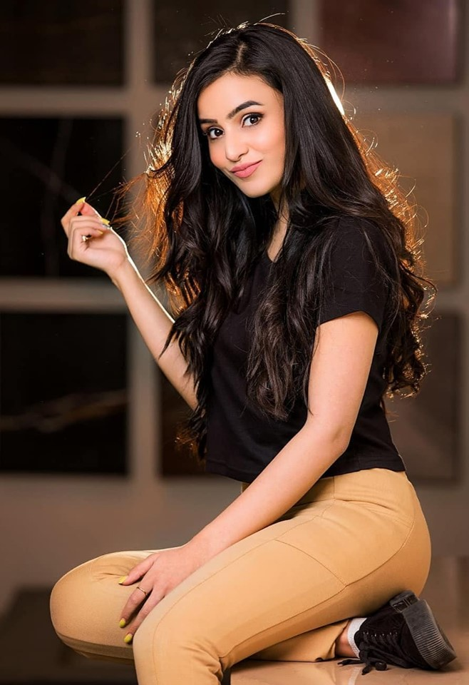 Thai escort in Connaught Place